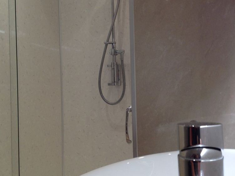 Pension (Hôtel basse catégorie) The Esplanade 11