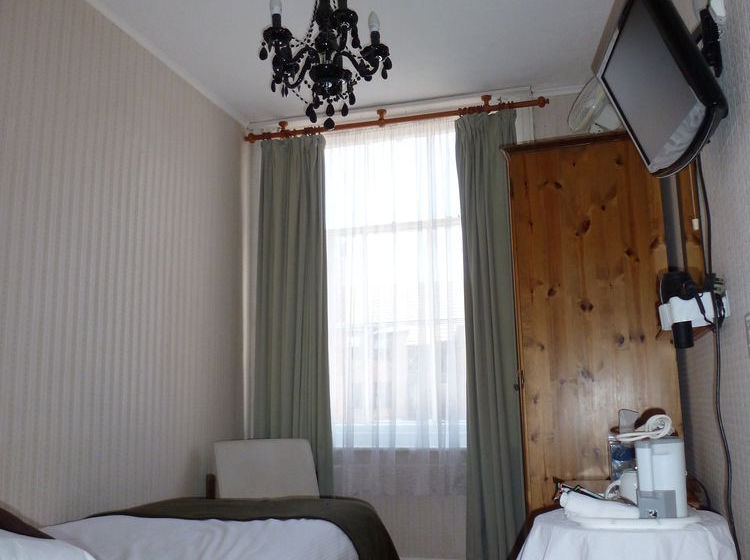 Pension (Hôtel basse catégorie) The Esplanade 17