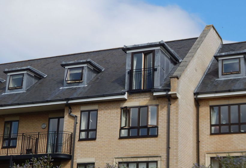 The Luxurious Riverside Peymans 10