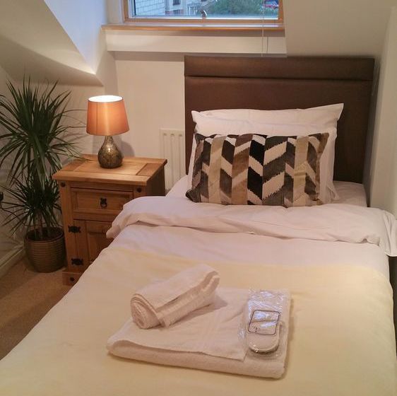 The Luxurious Riverside Peymans 17