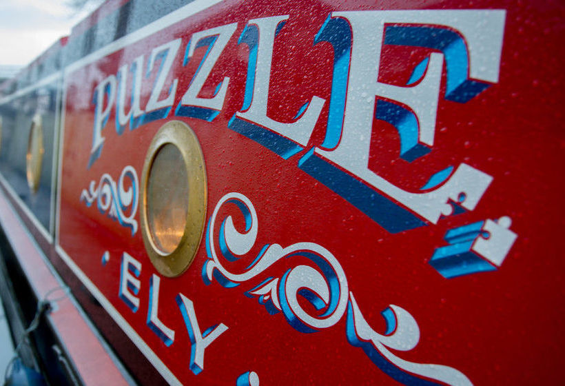 Hotel Narrowboat Puzzle
