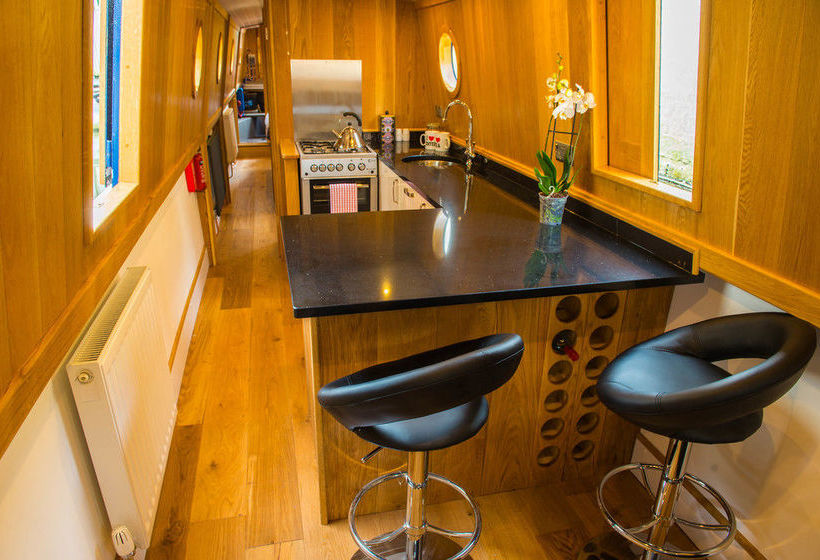 Hôtel Narrowboat Puzzle 8