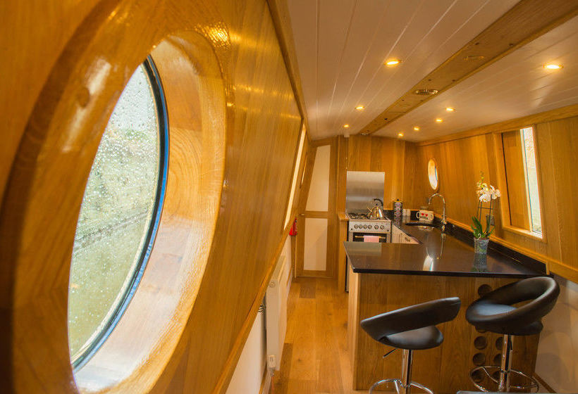 Hôtel Narrowboat Puzzle 9