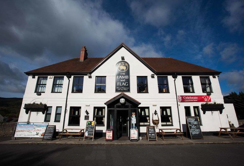 Hotel The Lamb And Flag 11