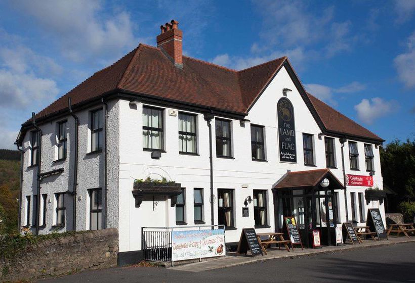 Hotel The Lamb And Flag 2