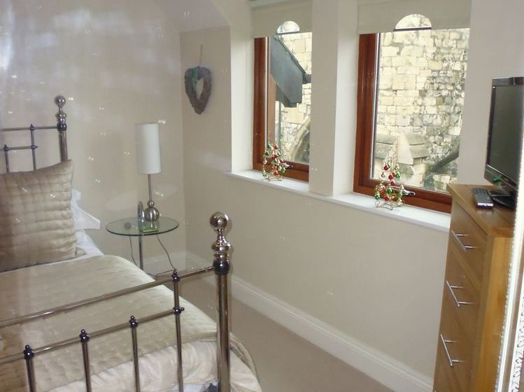 11 Talbot Court Apartment 2