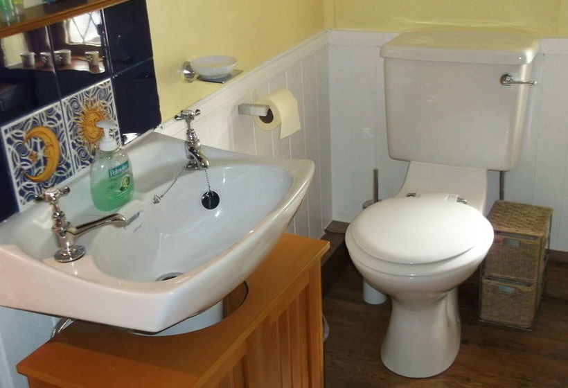 Bed & Breakfast Holly Tree Cottage 17