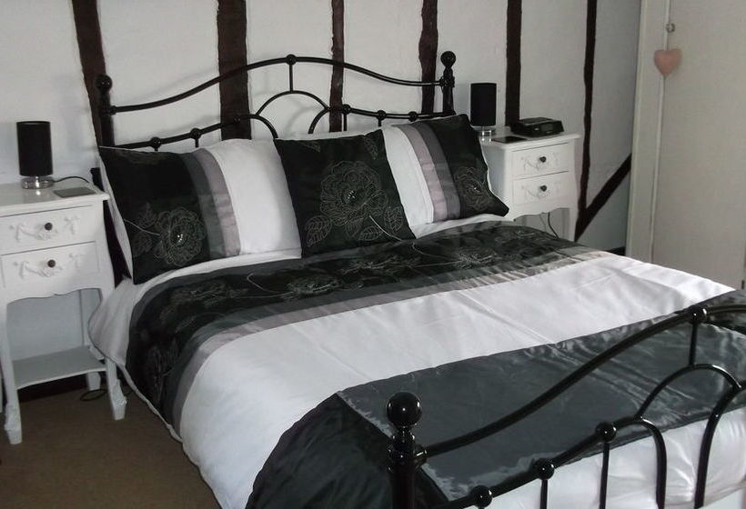 Bed & Breakfast Holly Tree Cottage 4