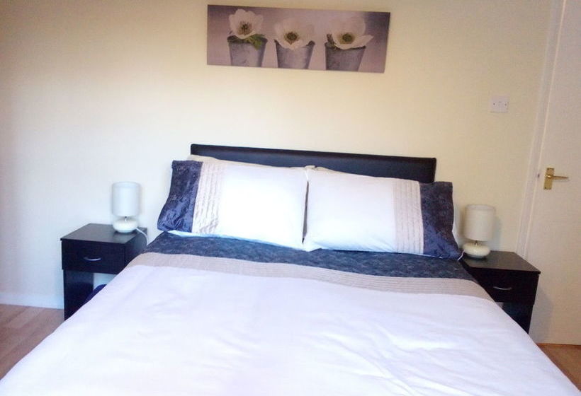 Edinburgh Palace Apartment