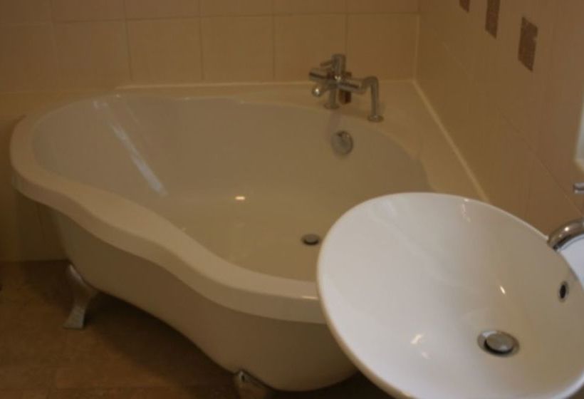 Yew Tree Bed And Breakfast 11