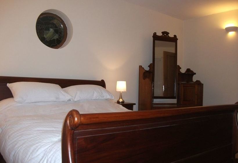 Yew Tree Bed And Breakfast 7