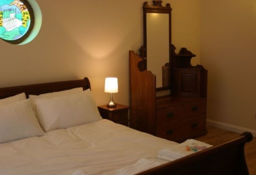 Yew Tree Bed And Breakfast 8