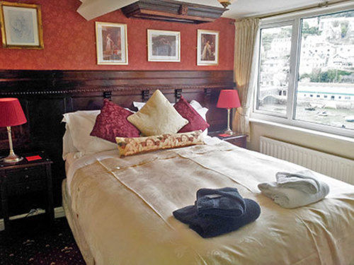 Pensión Dolphin House 5