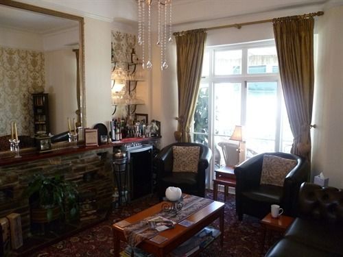 Pensión Dolphin House 9