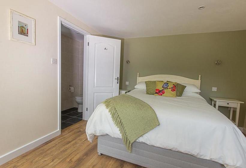 Amberwood Bed And Breakfast 1