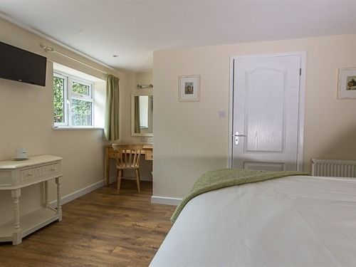 Amberwood Bed And Breakfast 9