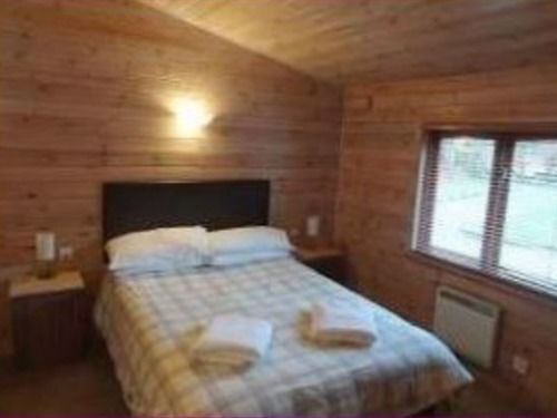 The Log Cabin Glebe Farm 1