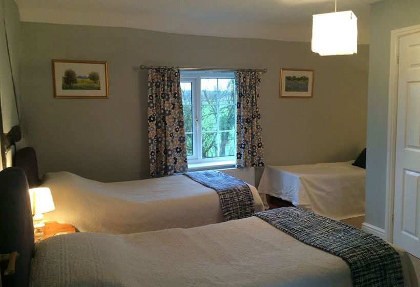 Cleaver Cottage Bed & Breakfast 3