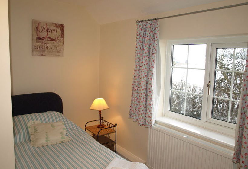 Cleaver Cottage Bed & Breakfast 4