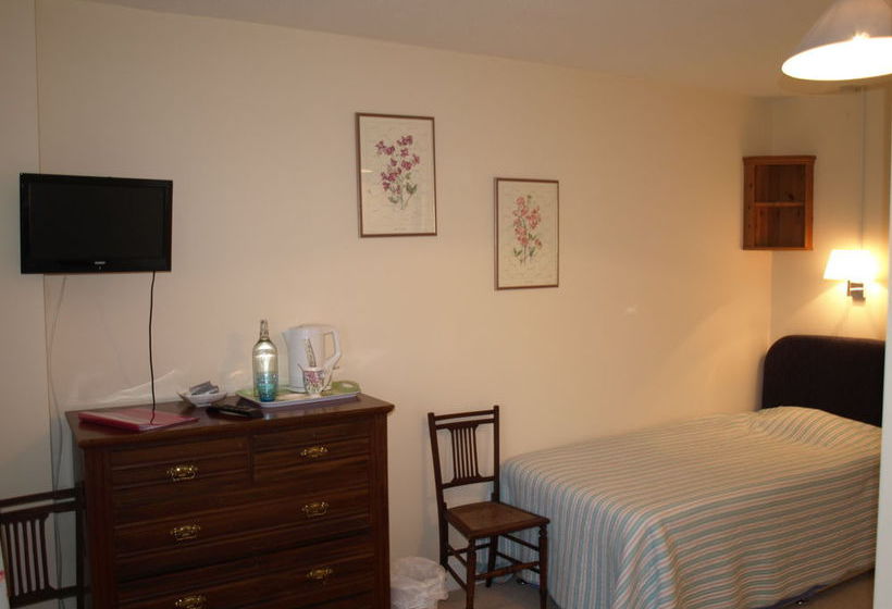 Cleaver Cottage Bed & Breakfast 6