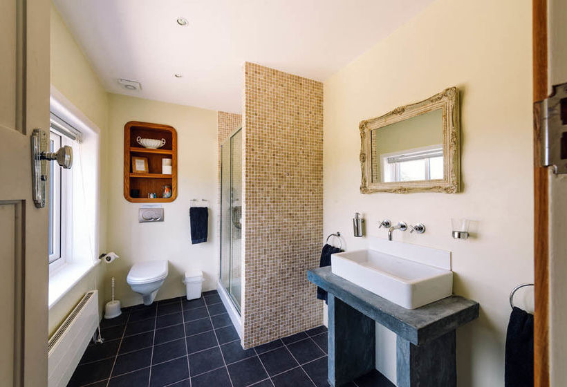 Leyland Country House 2