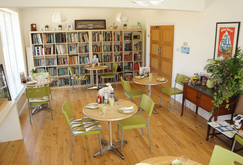 Leyland Country House 9