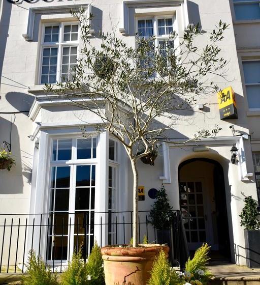 Hotel Queens Court 14