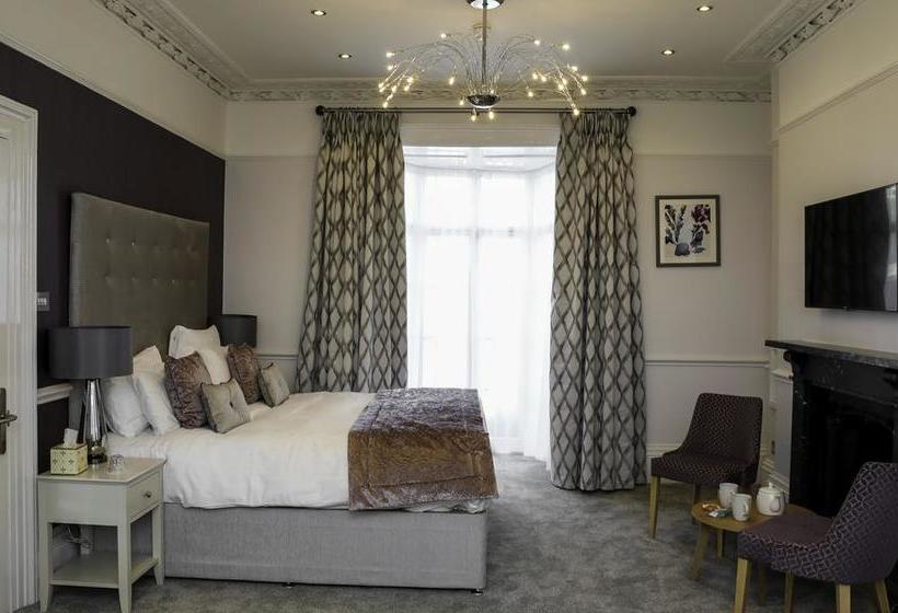 Hotel Queens Court 3