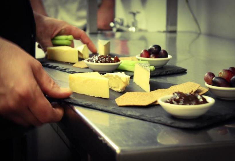 Hotel Queens Court 7