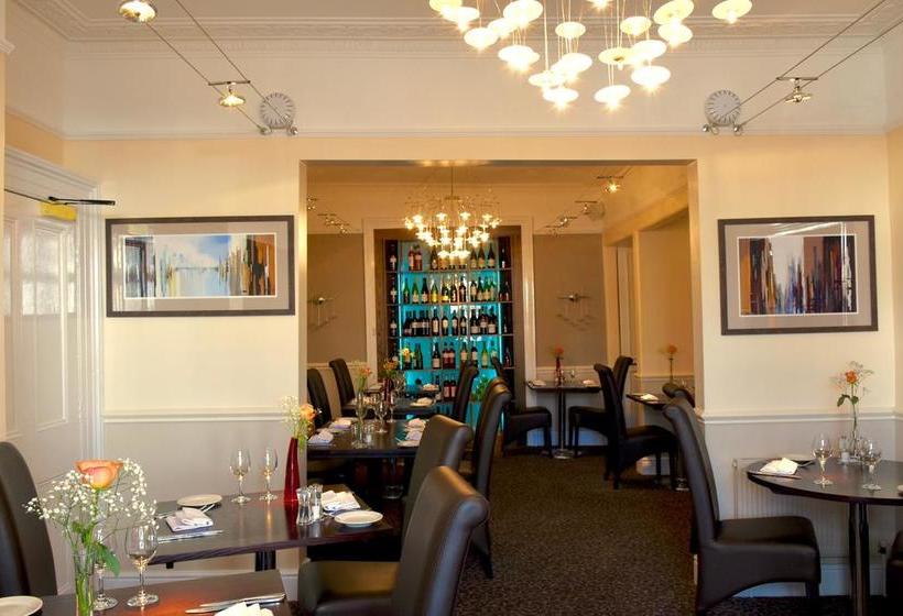 Hotel Queens Court 8