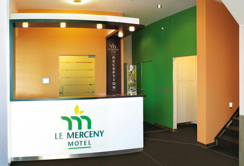 Le Merceny Motel 11