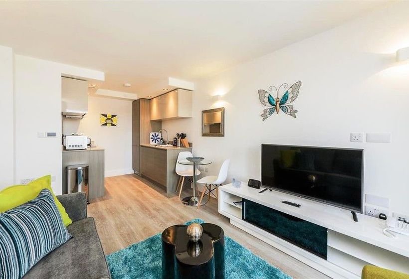 Flying Butler  Edgware Apartments