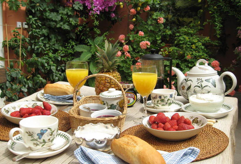 Bed and Breakfast Wooden Cabbage House