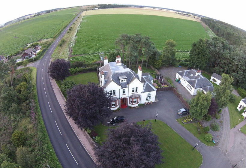 Pension Pinewood Country House