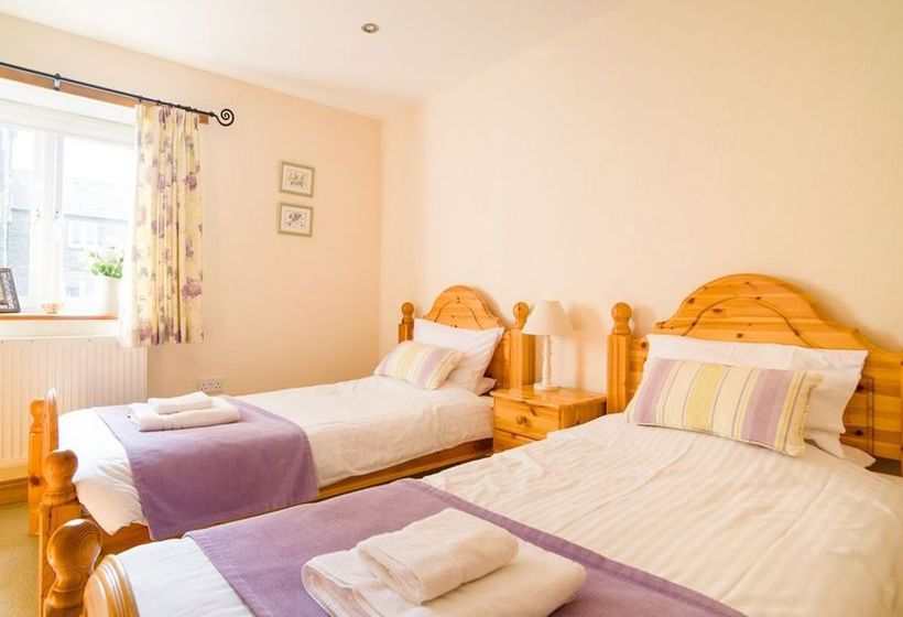 Degembris Cottages 10