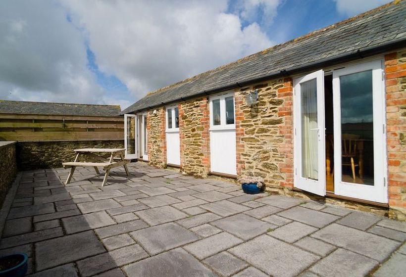 Degembris Cottages 12