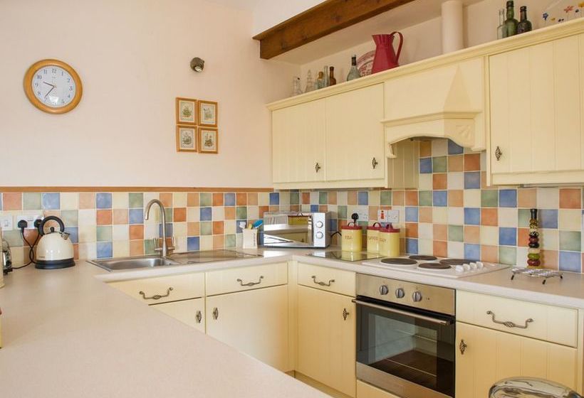 Degembris Cottages 17