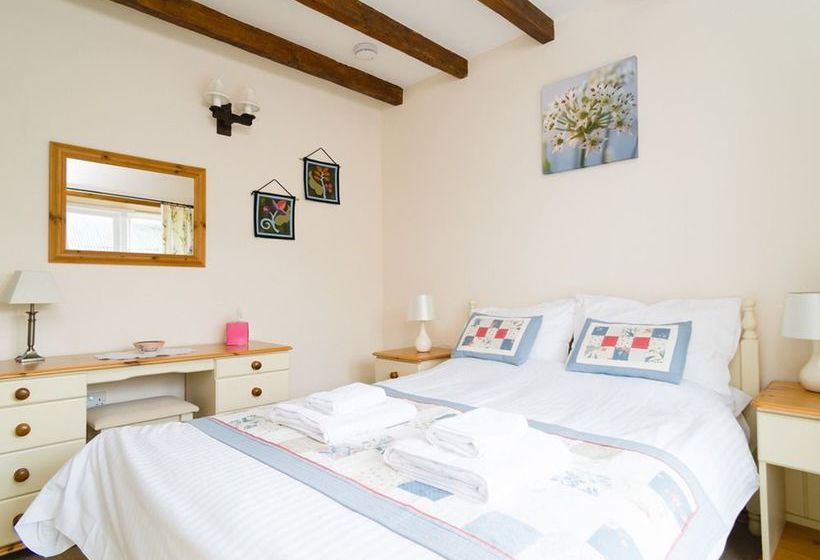 Degembris Cottages 4