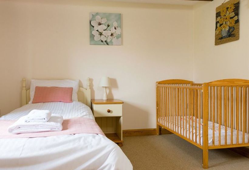 Degembris Cottages 8