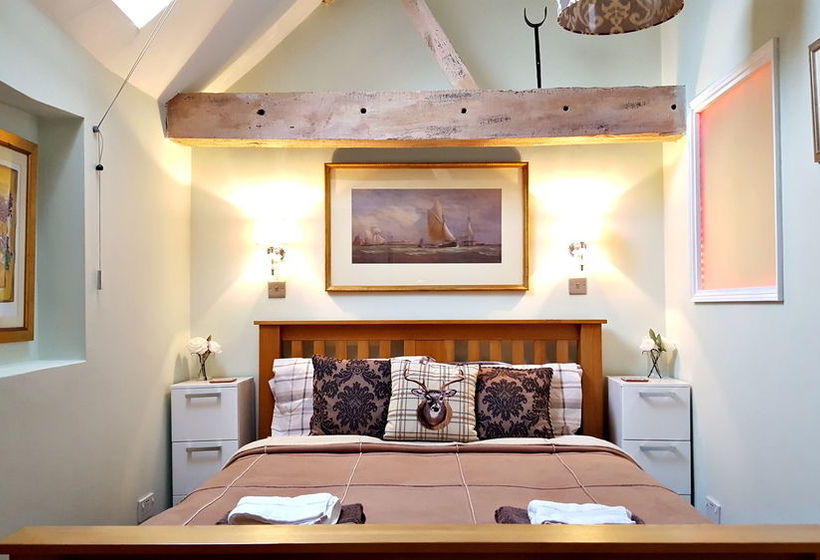 River Nene Cottages 18