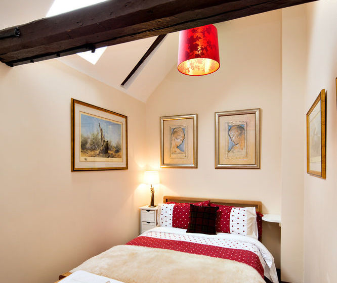 River Nene Cottages 2