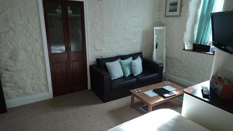 The Cedars Bed & breakfast 2