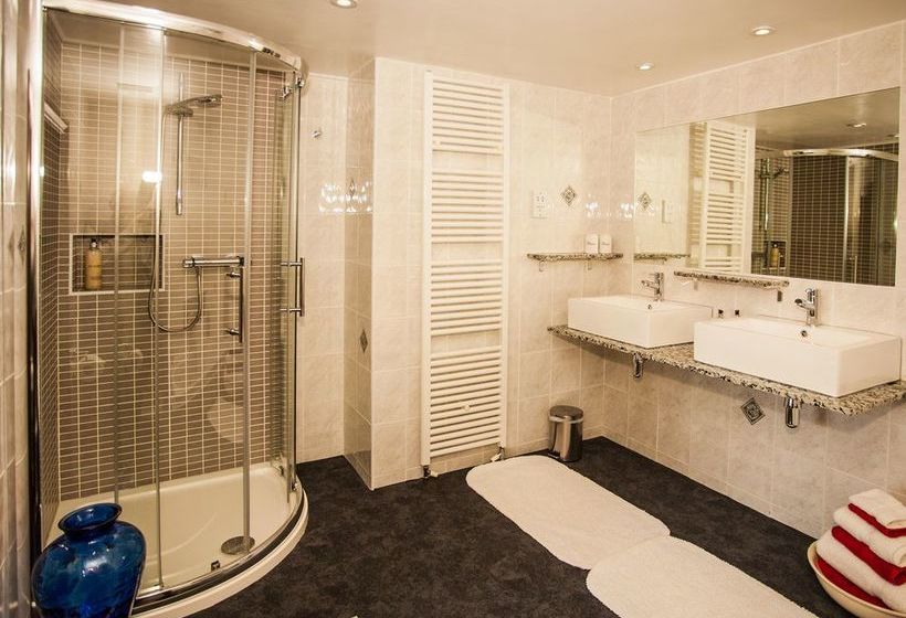 The Cedars Bed & breakfast 8