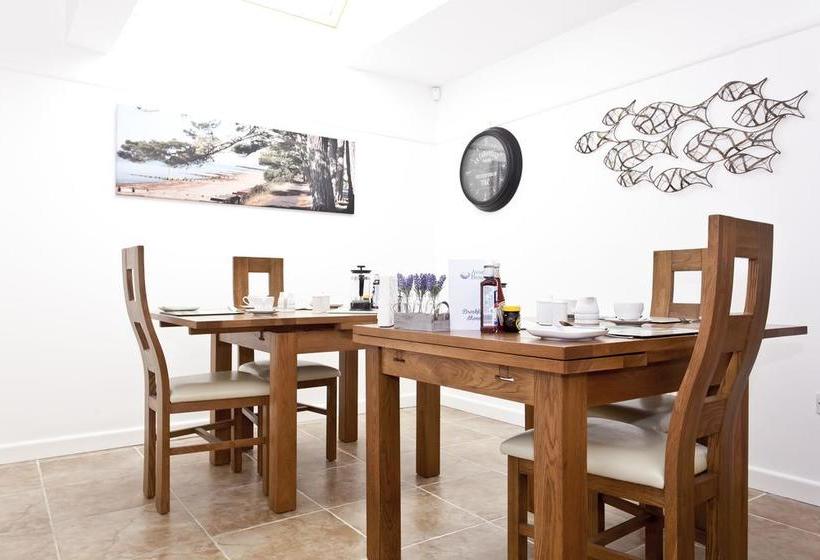 Avon Beach Bed & Breakfast 1