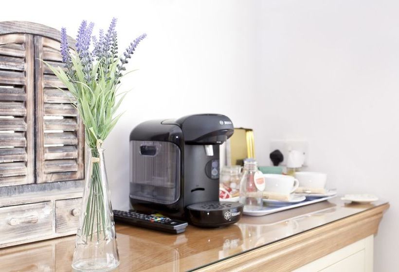 Avon Beach Bed & Breakfast 10