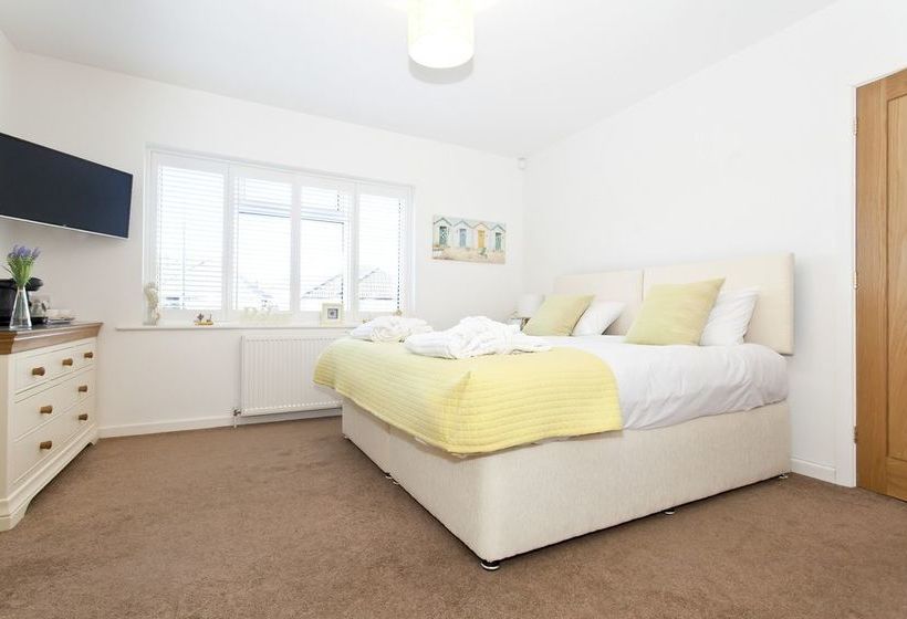 Avon Beach Bed & Breakfast 5