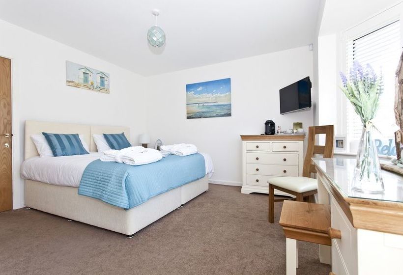 Avon Beach Bed & Breakfast 6