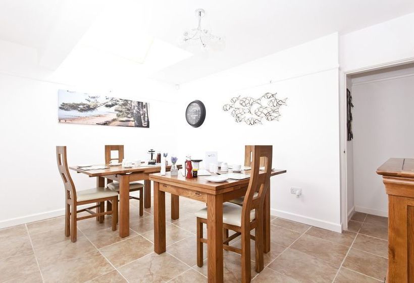 Avon Beach Bed & Breakfast 7