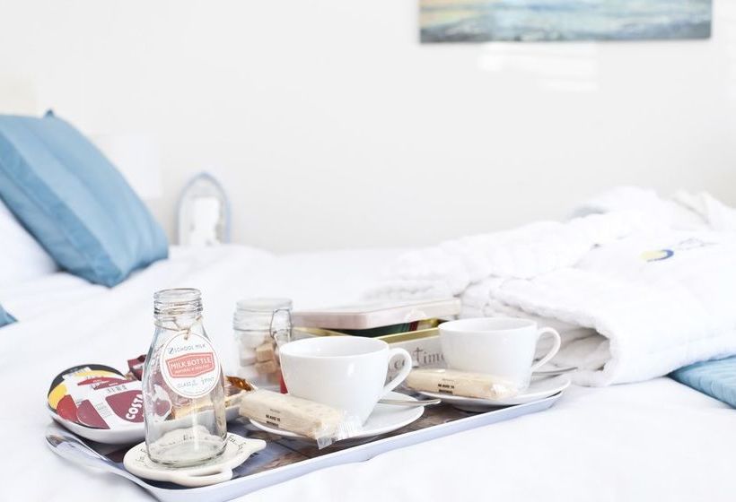 Avon Beach Bed & Breakfast 9