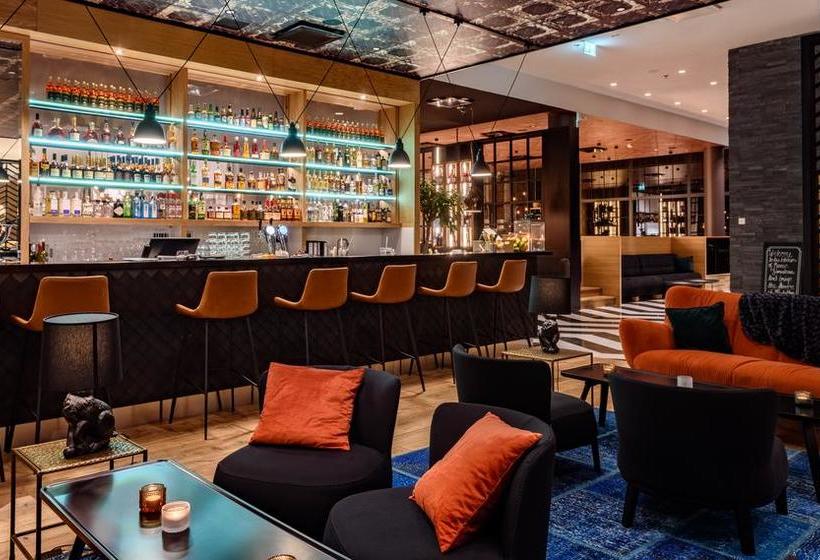 Clarion Hotel Helsinki Airport 8